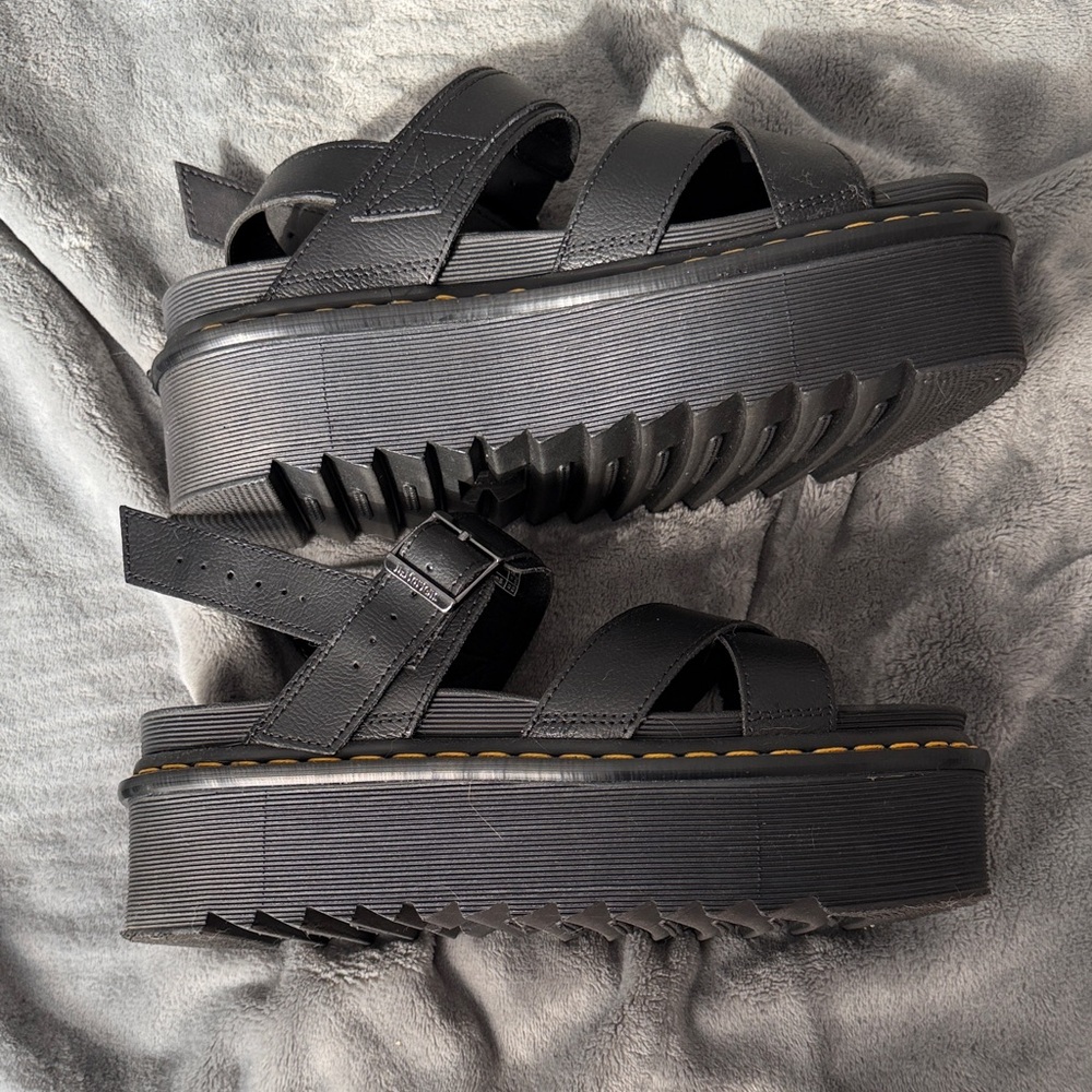 Dr. Martens woman’s platform Black Sandals with Yellow Stitching - Picture 4 of 9